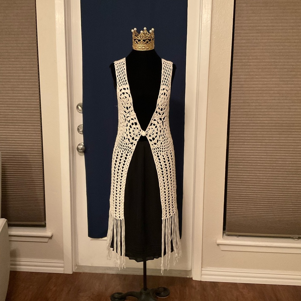 Milau Long Crochet Vest with Fringe S